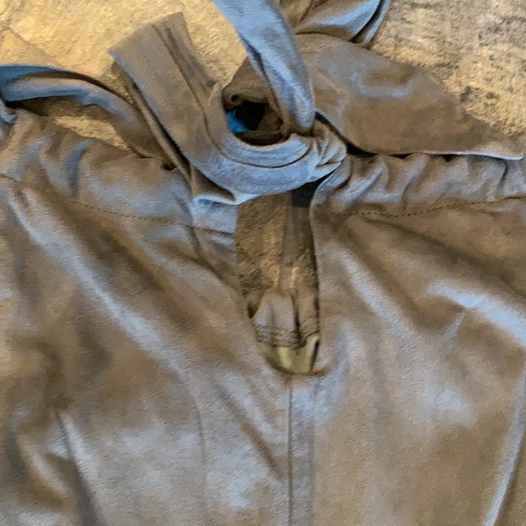 NWOT Altar’d State Green Crochet Flower Romper - Picture 7 of 10